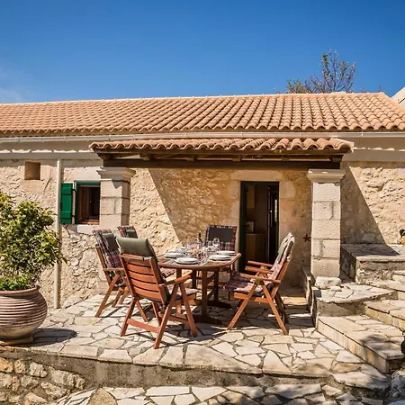 Traditional Stone House Anofli 1843 Kefalonia בית נופש