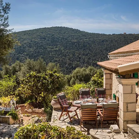 Traditional Stone House Anofli 1843 Kefalonia Hébergement de vacances *